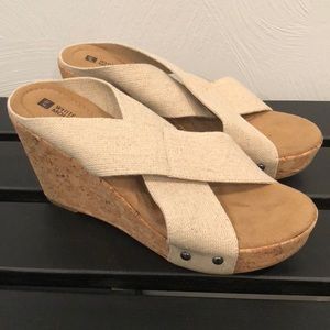 White Mountain wedge sandals
